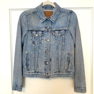 SOLD Levi’s Original Denim Trucker Jacket